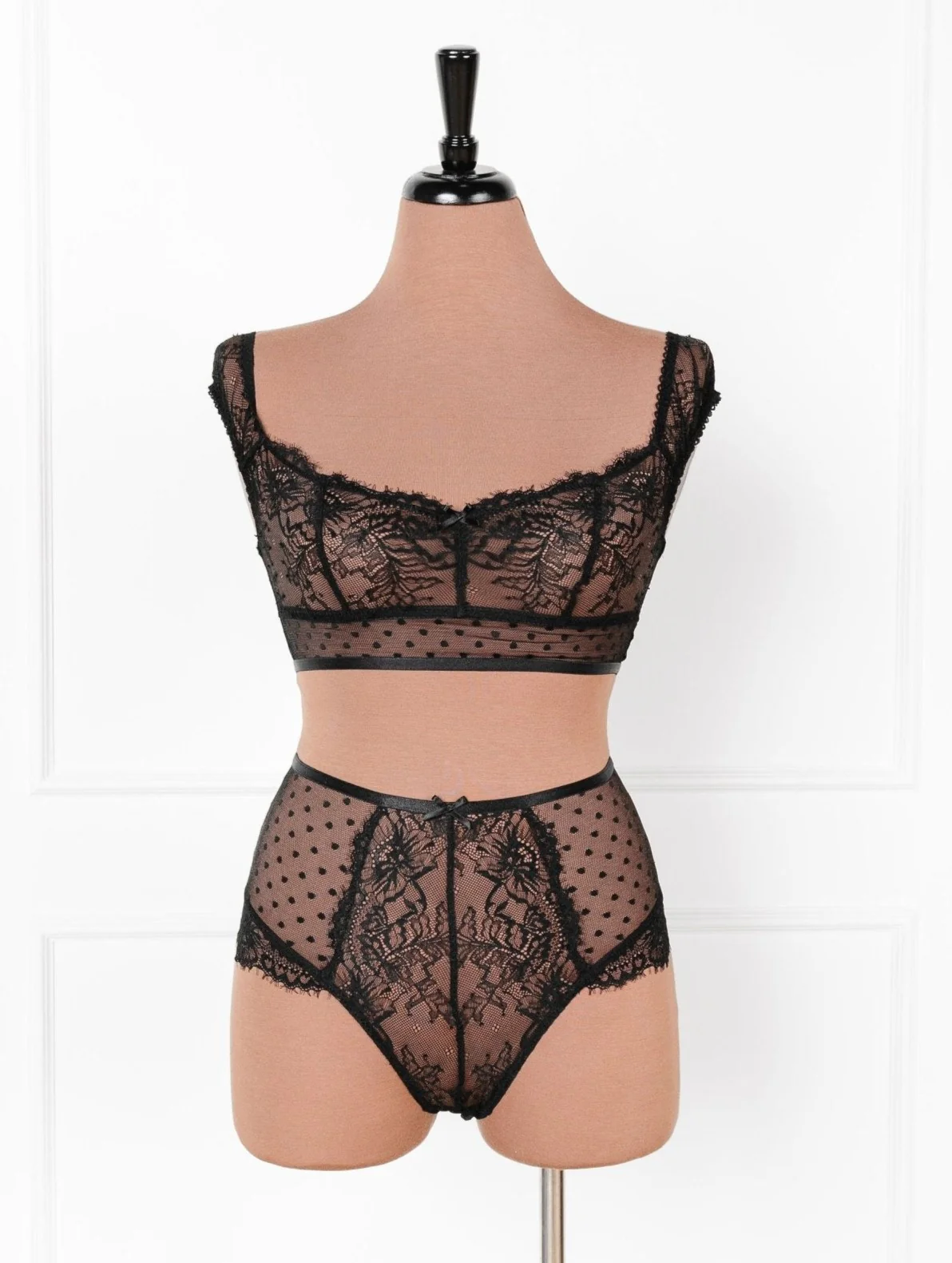 Lacy Off-The-Shoulder Bralette - Black - Image 3