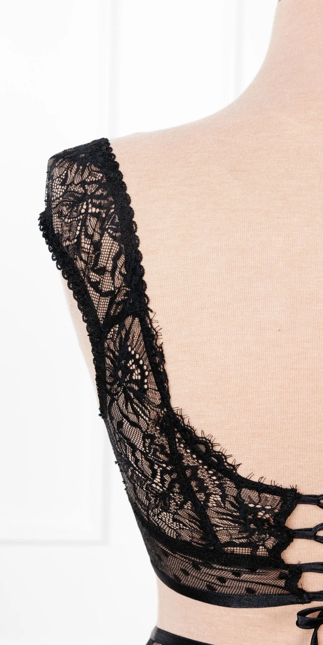 Lacy Off-The-Shoulder Bralette - Black - Image 8