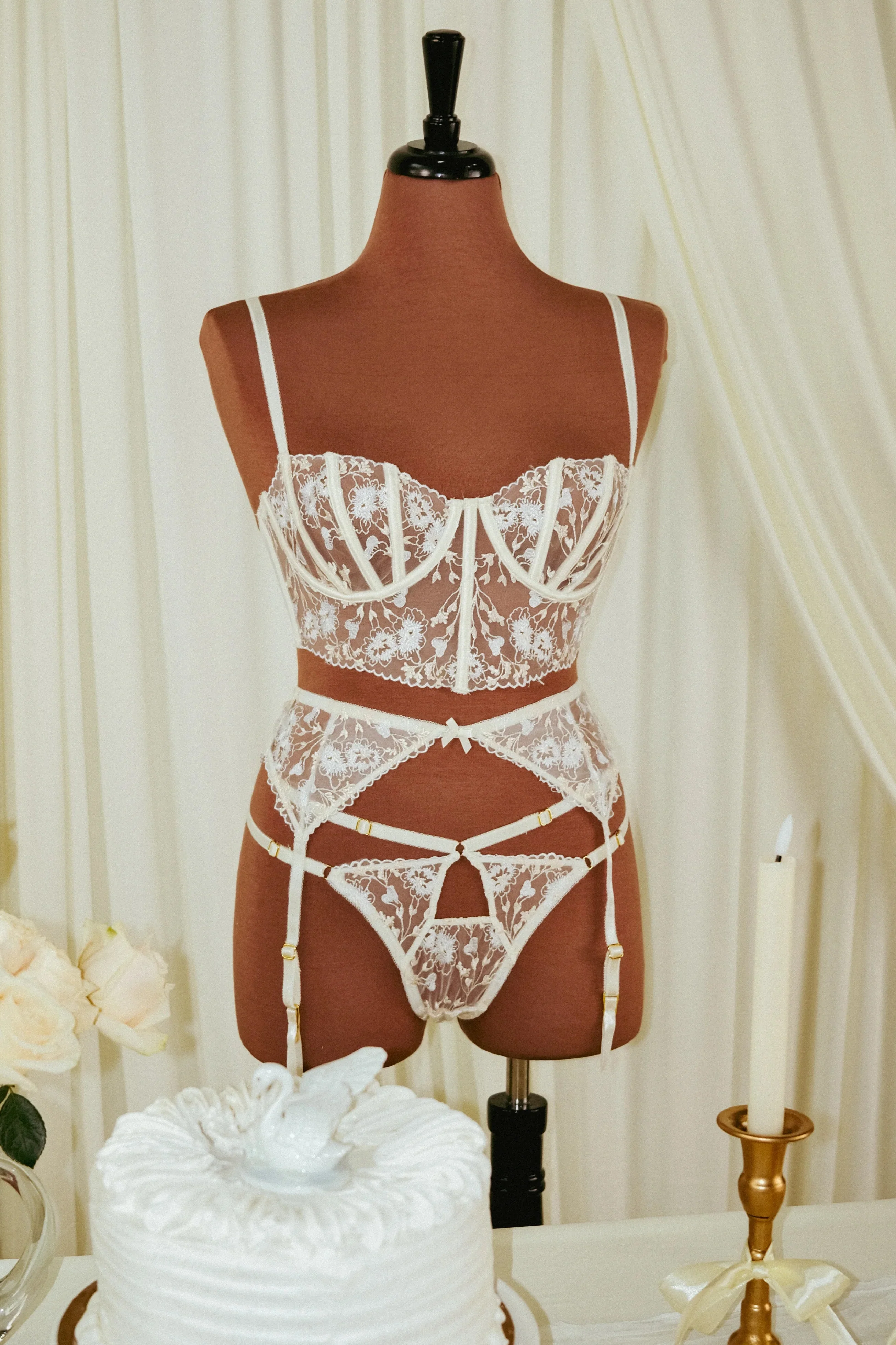 Embroidered Underwire Bustier - Pearl - Image 14