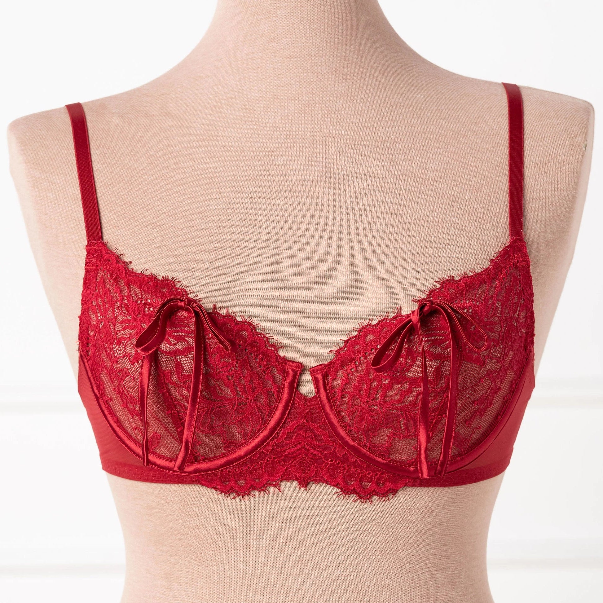 Eyelash Lace Underwire Bralette - Red