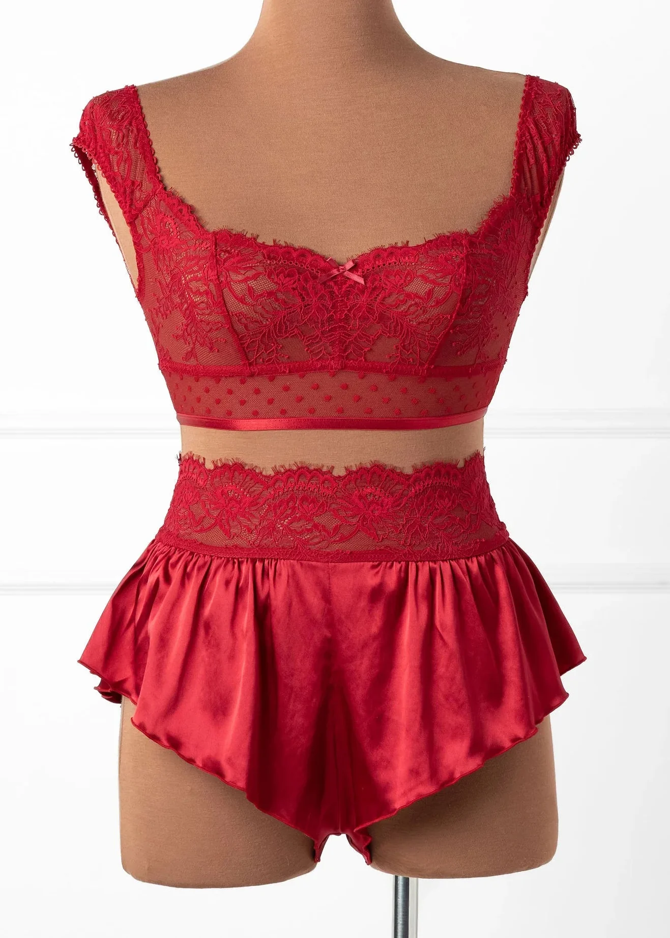 Lacy Off-The-Shoulder Bralette - Red - Image 4
