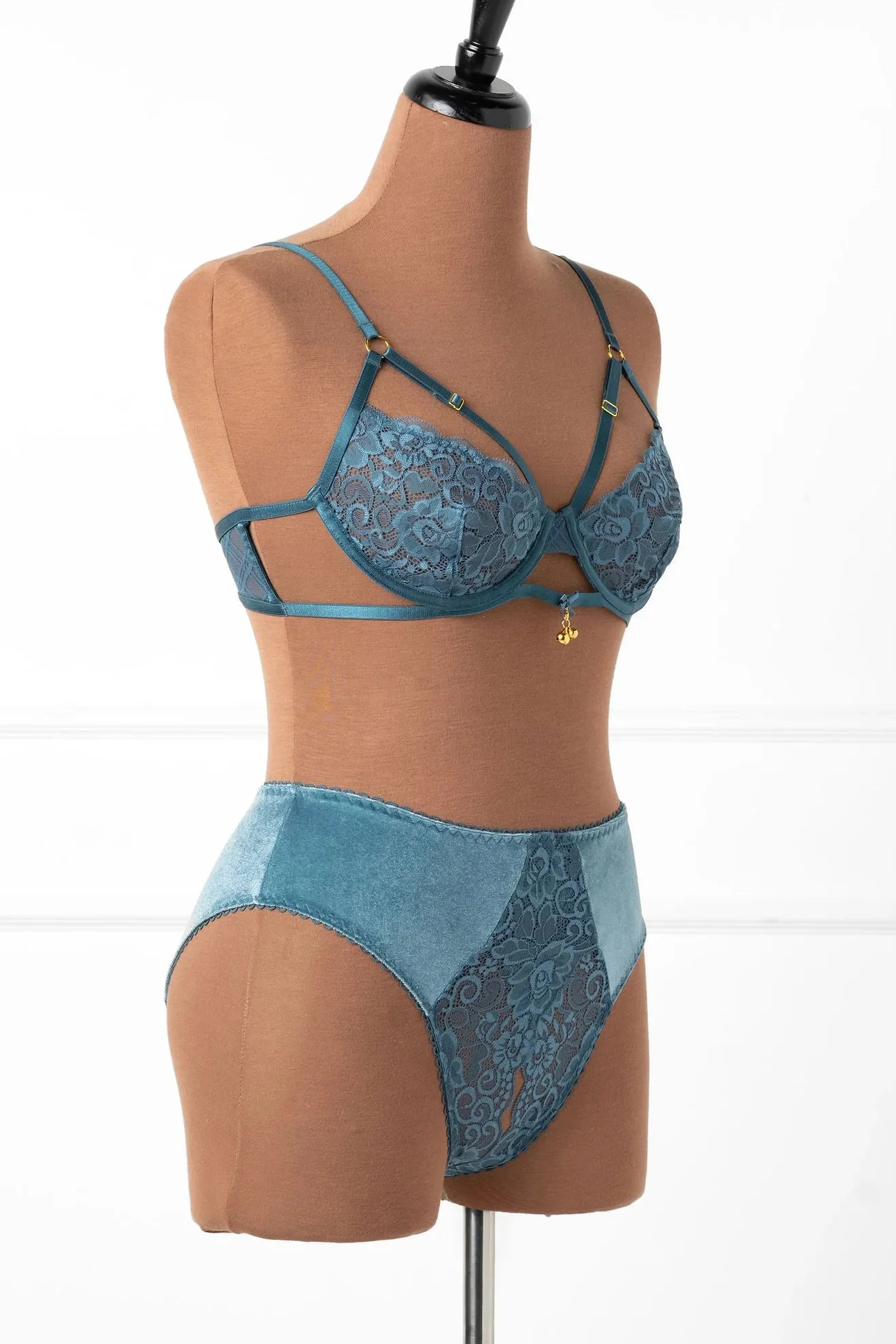 Lacy Underwire Charm Bralette - Retro Blue - Image 12