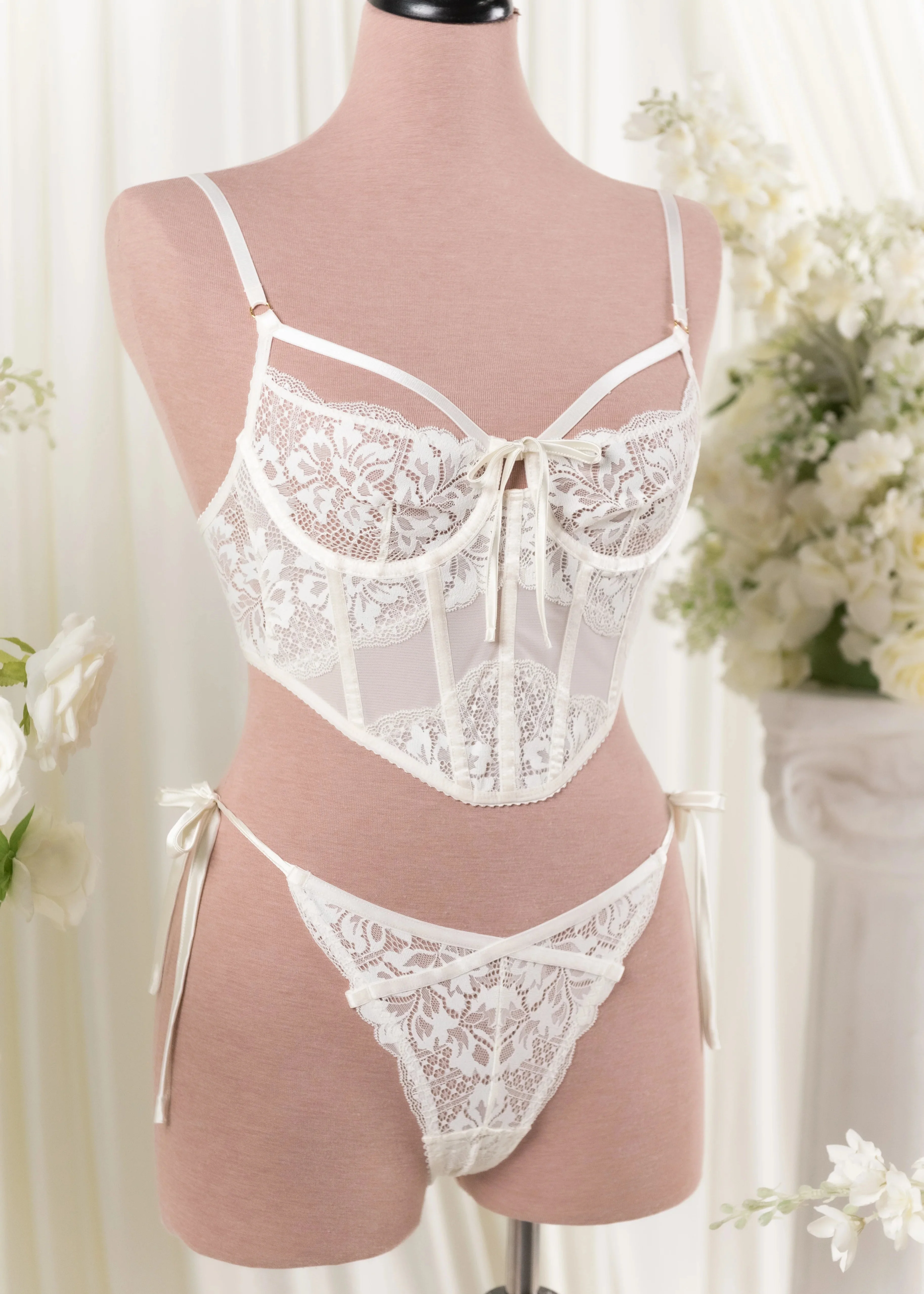 Lacy Underwire Corset - Pearl - Image 12