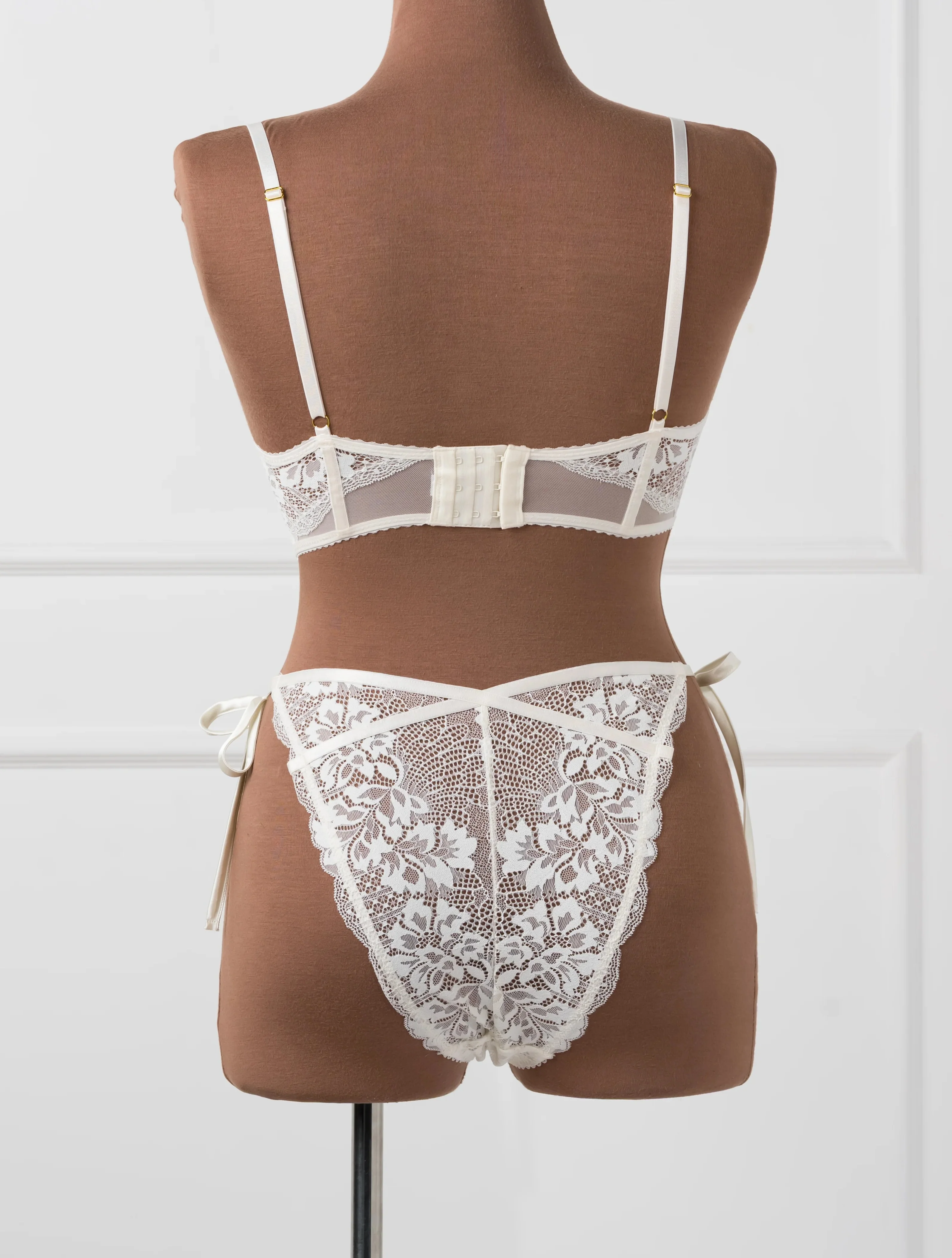 Lacy Underwire Corset - Pearl - Image 7