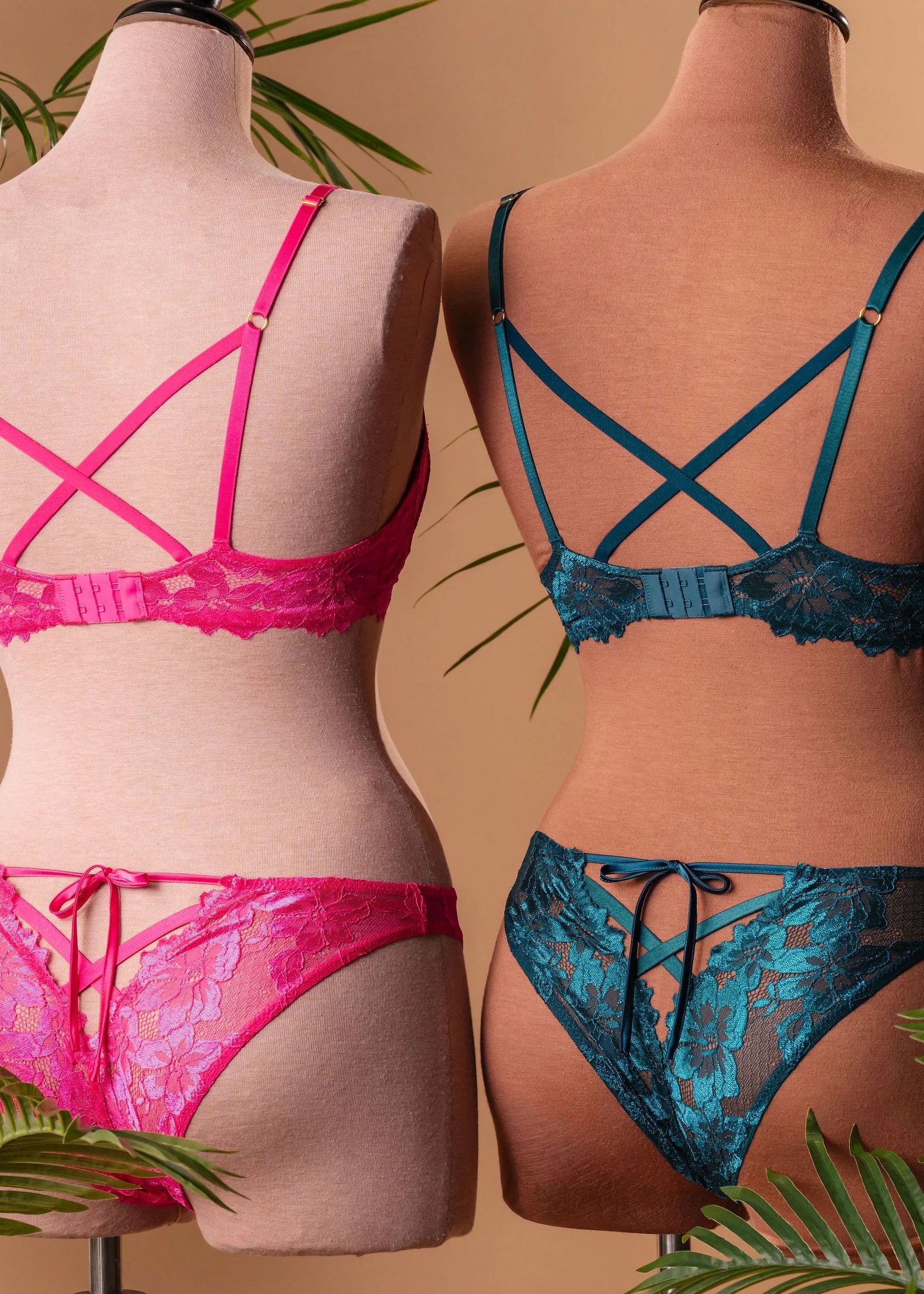 Lacy Underwire Padded Bralette - Teal - Image 12