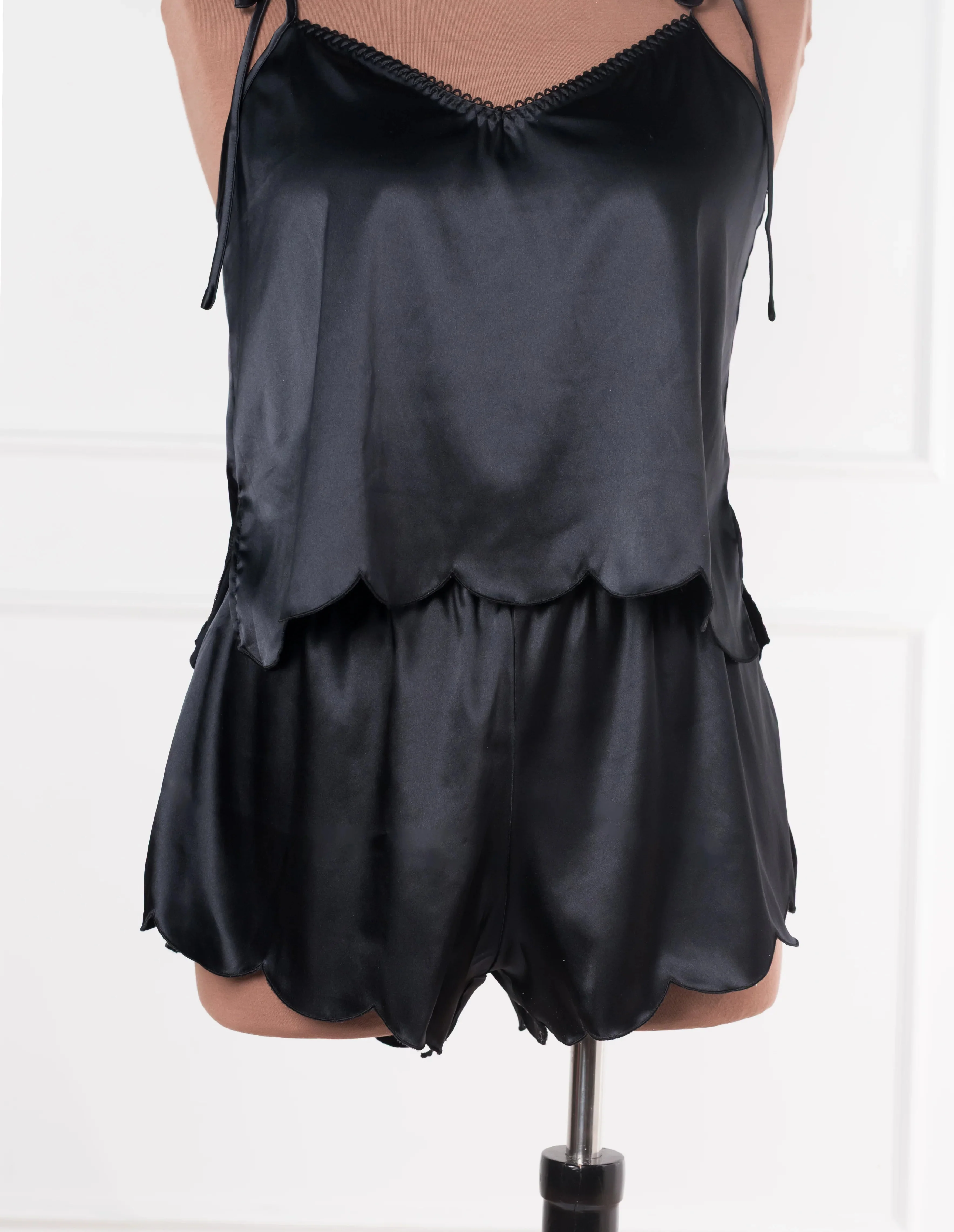 Scalloped Embroidered Satin Cami - Black - Image 7