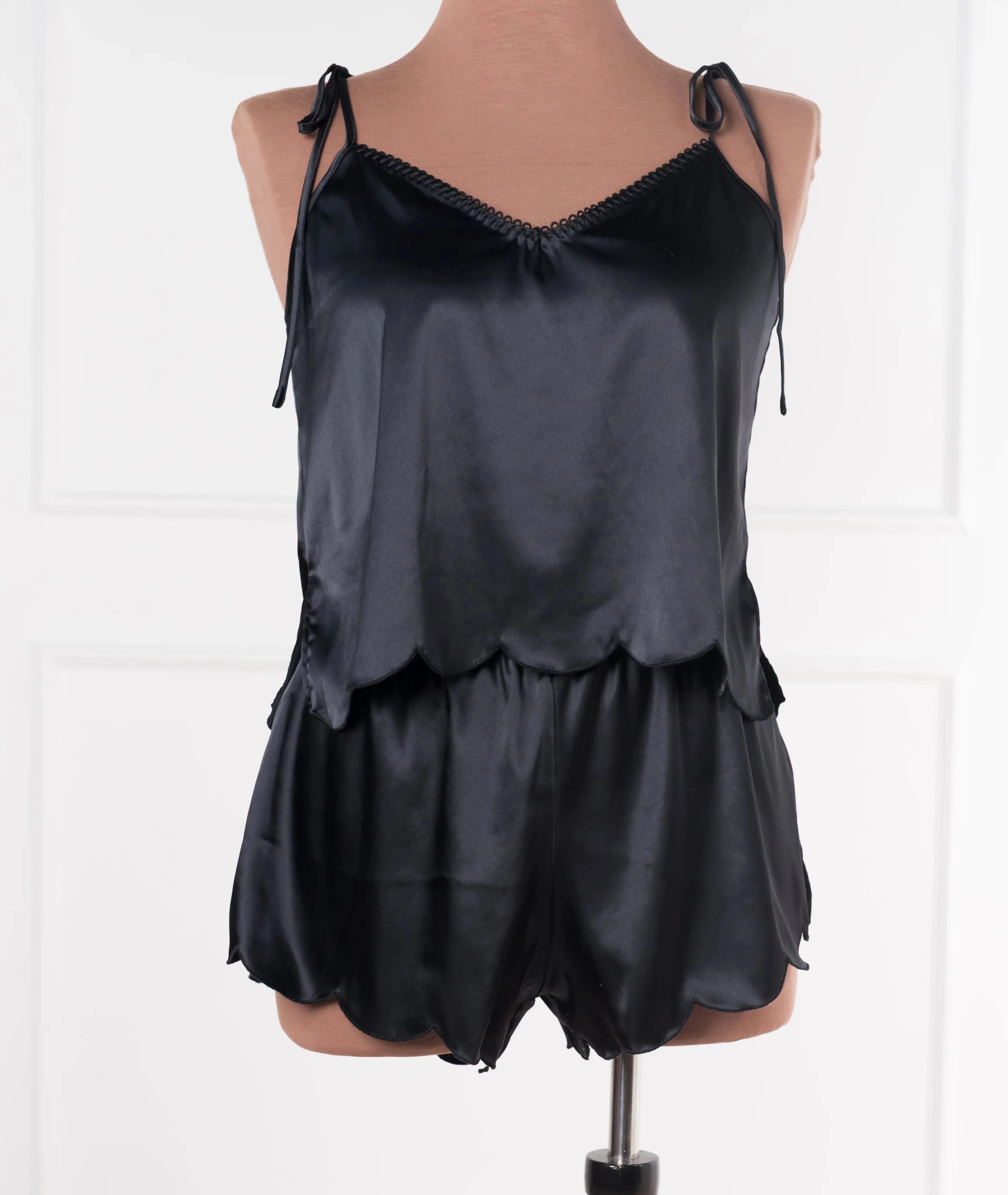 Scalloped Embroidered Satin Cami - Black - Image 8
