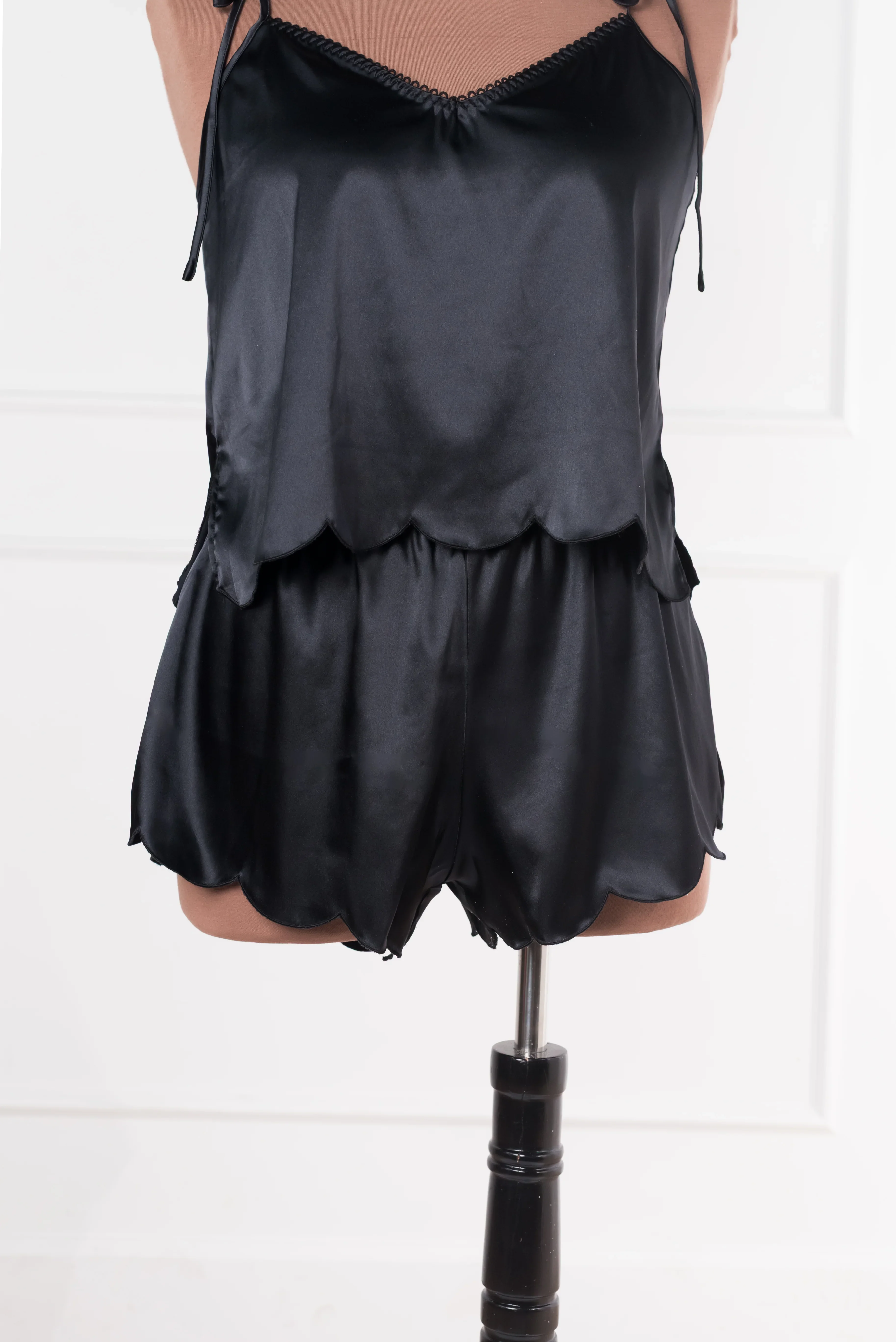 Scalloped Embroidered Satin Shorts - Black - Image 6