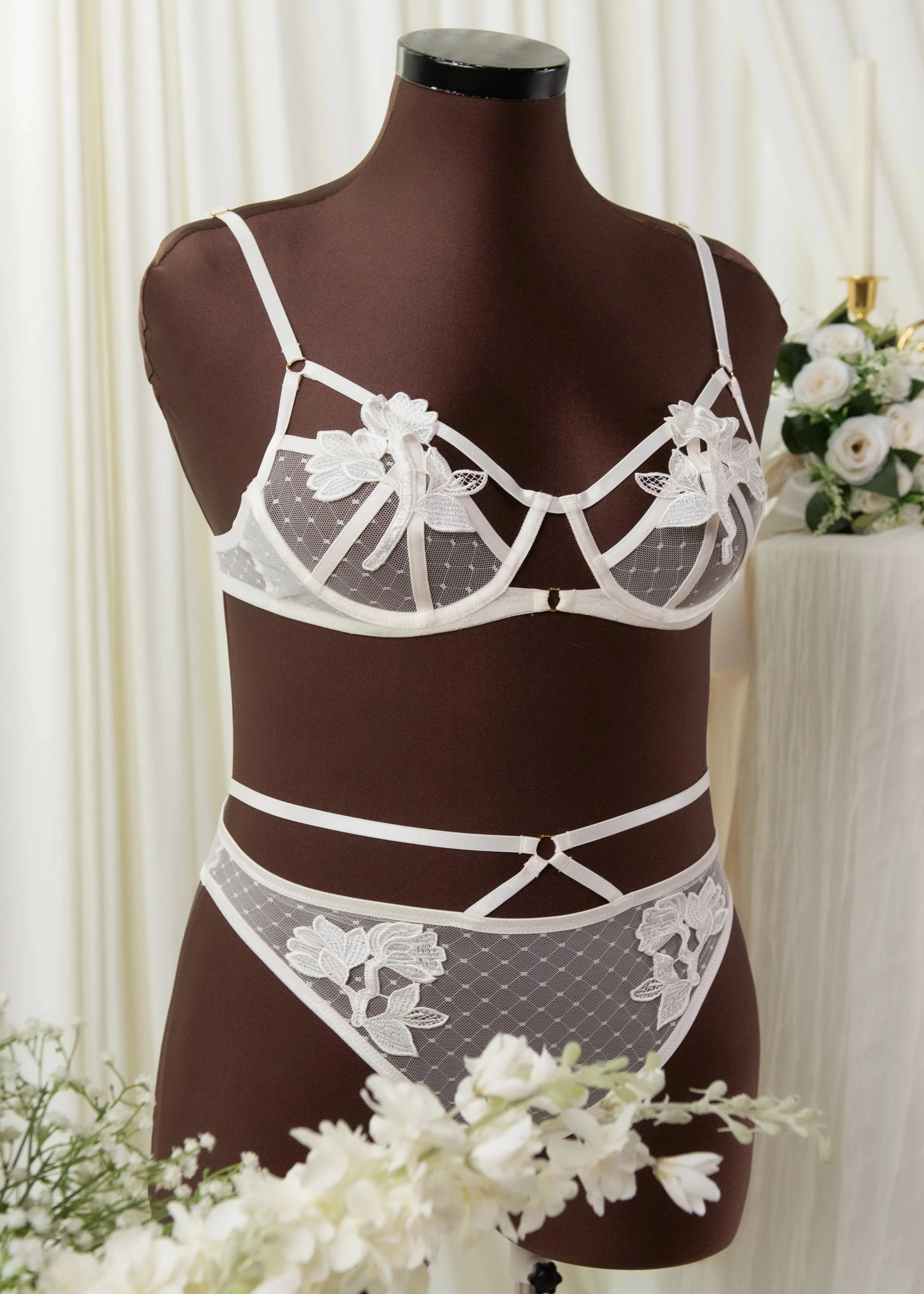 Strappy Appliqué Ouvert Panty - Pearl - Image 10
